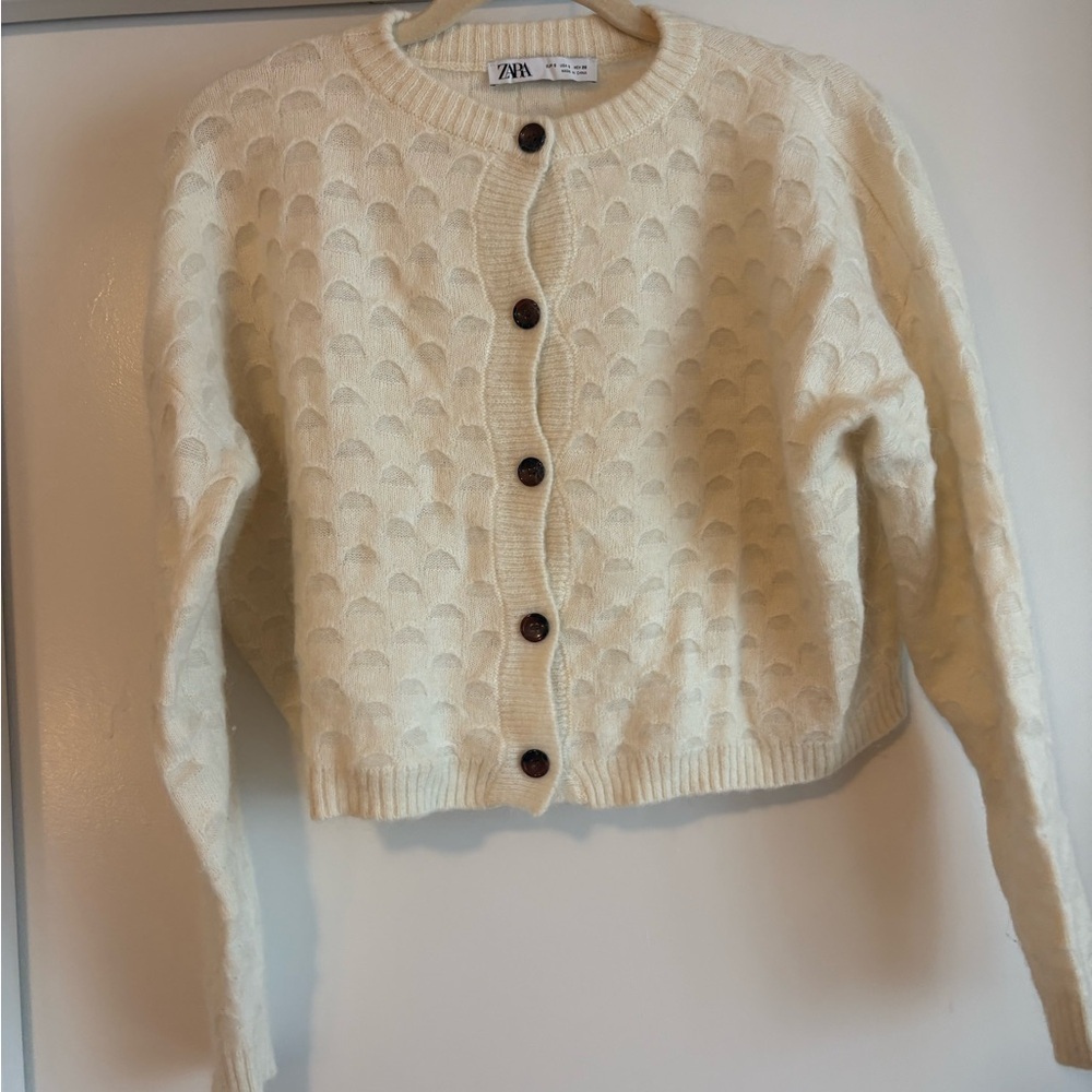 Zara Cream Cardigan Sweater with Ribbed Details